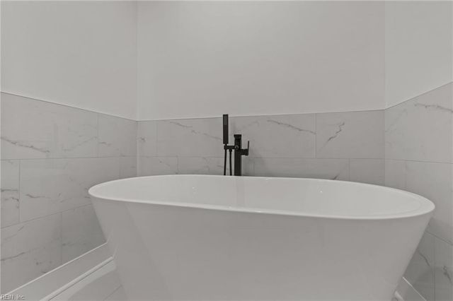 1827 Broadstreet RD, Hampton, VA 23666