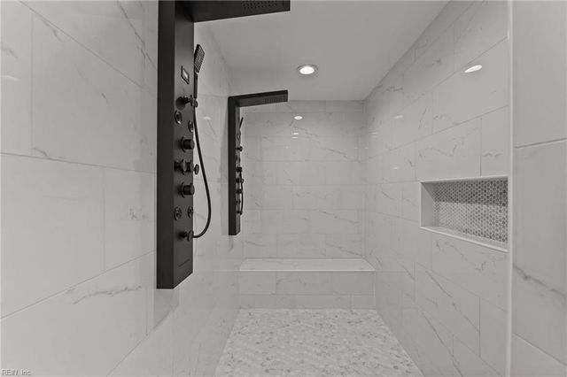 1827 Broadstreet RD, Hampton, VA 23666