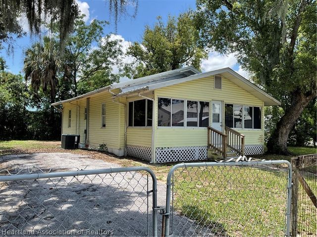 100 Gwen Hill Street, Avon Park, FL 33825