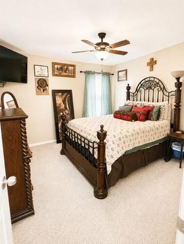 8213 Woodbend Drive, Oklahoma City, OK 73135