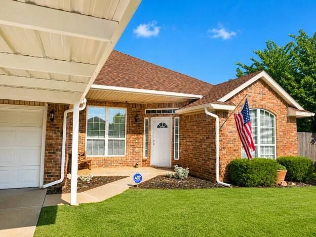 8213 Woodbend Drive, Oklahoma City, OK 73135