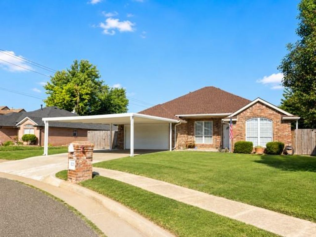 8213 Woodbend Drive, Oklahoma City, OK 73135