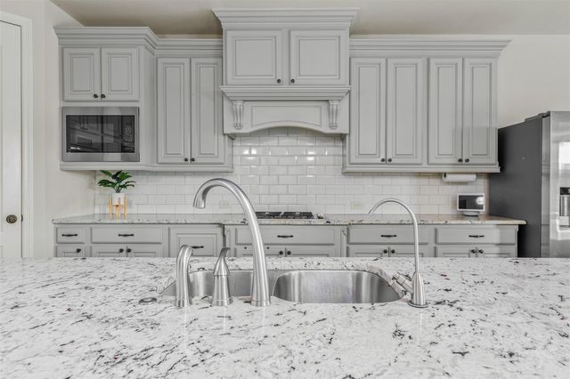 4902 Cancun Hills Court, Fulshear, TX 77441