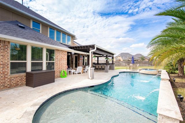 4902 Cancun Hills Court, Fulshear, TX 77441