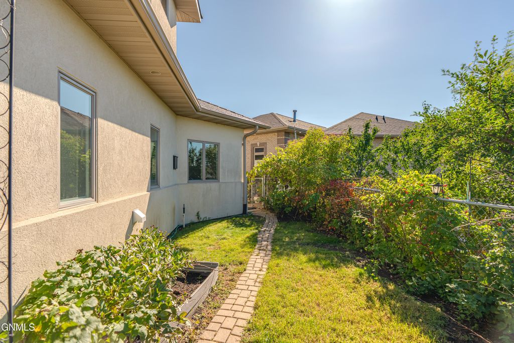 1530 Clipper Place, Bismarck, ND 58504 photo 10