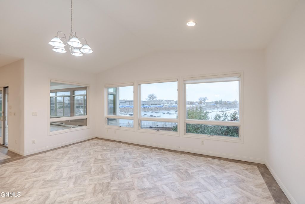 1530 Clipper Place, Bismarck, ND 58504 photo 15