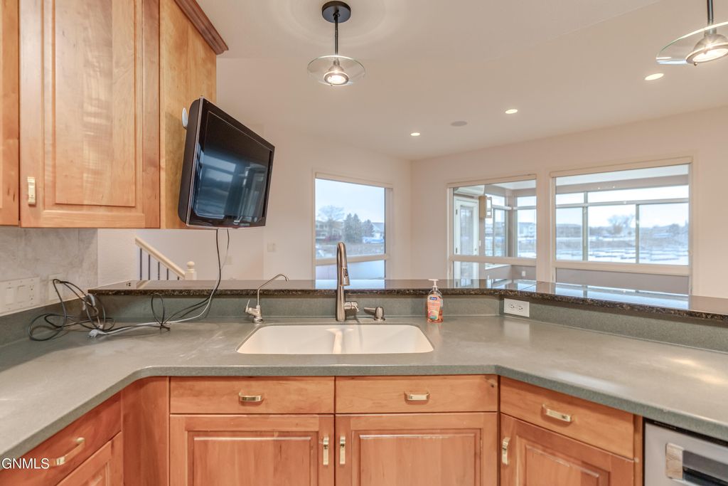 1530 Clipper Place, Bismarck, ND 58504 photo 32