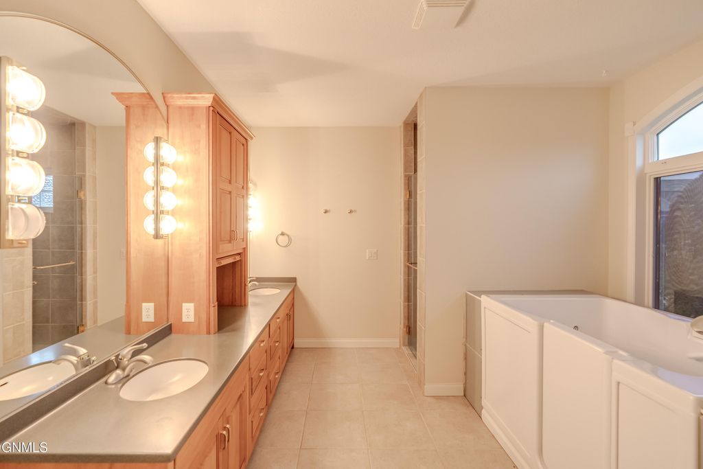 1530 Clipper Place, Bismarck, ND 58504 photo 45