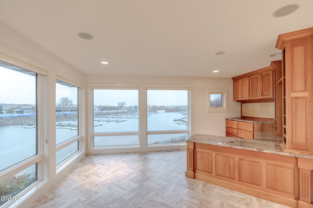 1530 Clipper Place, Bismarck, ND 58504 photo 53