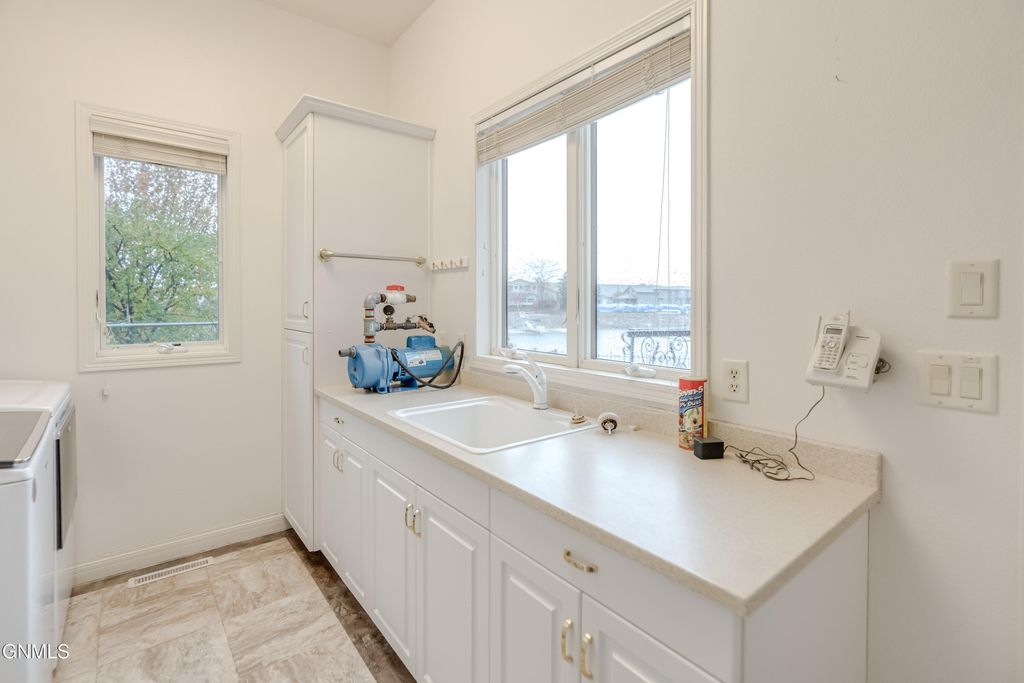 1530 Clipper Place, Bismarck, ND 58504 photo 60