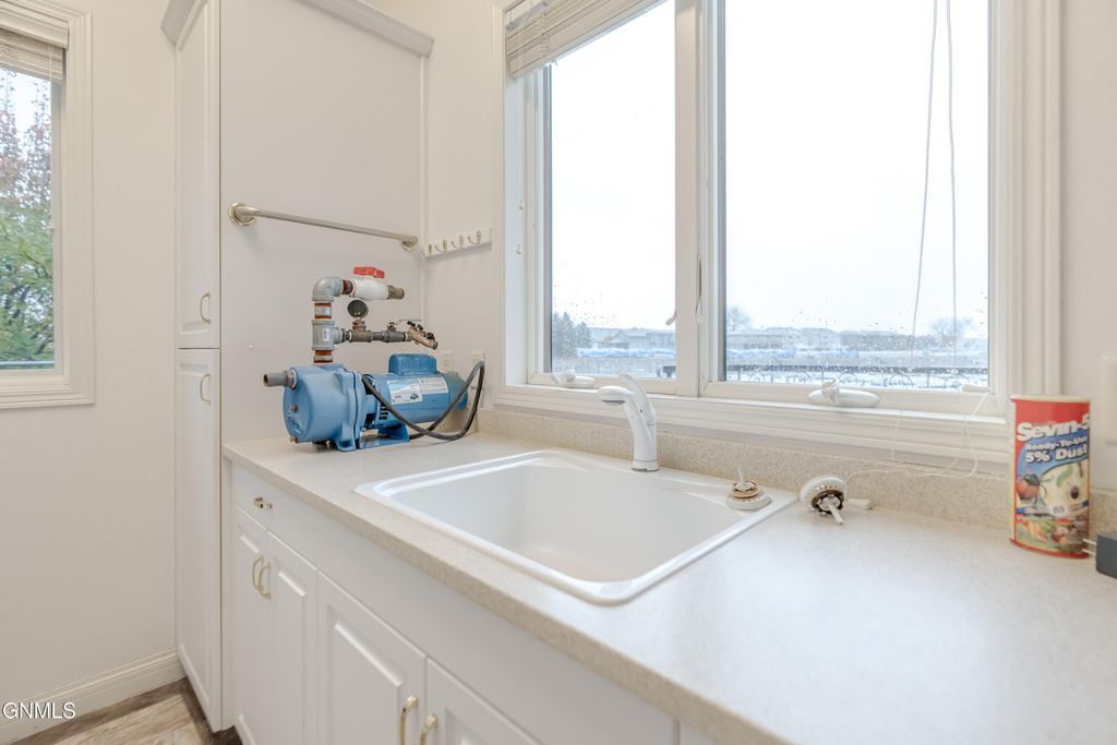 1530 Clipper Place, Bismarck, ND 58504 photo 62