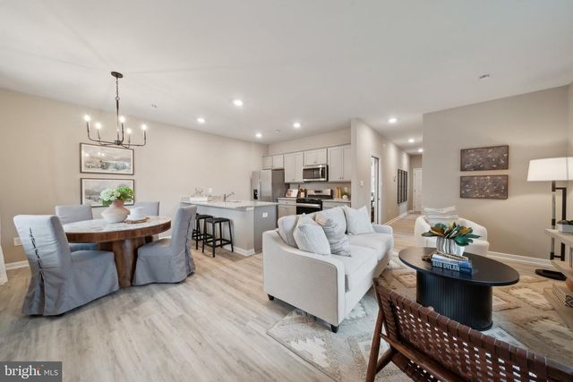 6000 BANYAN LN, Chesterfield, VA 23234