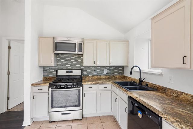 9237 Apple Drive, Midwest City, OK 73130