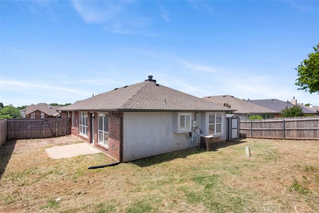 9237 Apple Drive, Midwest City, OK 73130