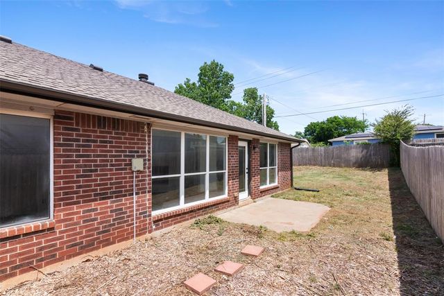 9237 Apple Drive, Midwest City, OK 73130