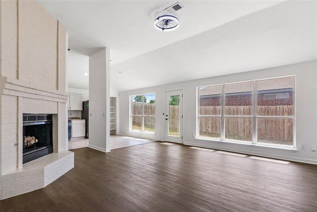 9237 Apple Drive, Midwest City, OK 73130