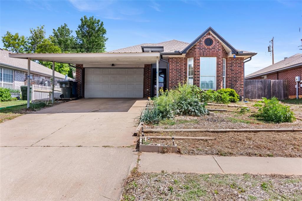9237 Apple Drive, Midwest City, OK 73130