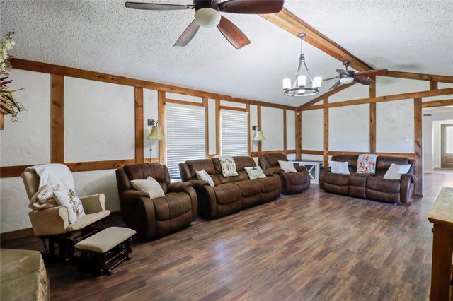 104 Meadowlark Lane, Angleton, TX 77515