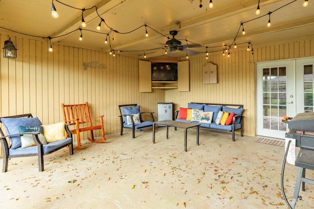 104 Meadowlark Lane, Angleton, TX 77515