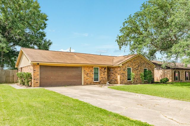 104 Meadowlark Lane, Angleton, TX 77515