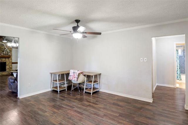 104 Meadowlark Lane, Angleton, TX 77515