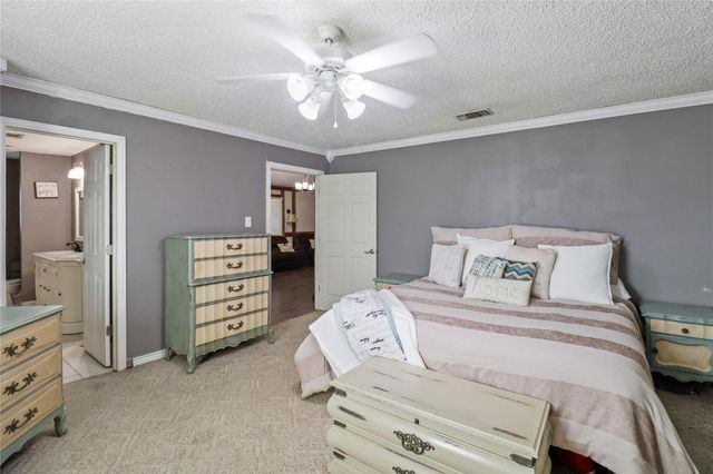 104 Meadowlark Lane, Angleton, TX 77515