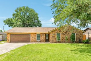 104 Meadowlark Lane, Angleton, TX 77515