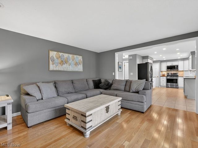 3577 Antony Drive, Broadview Heights, OH 44147