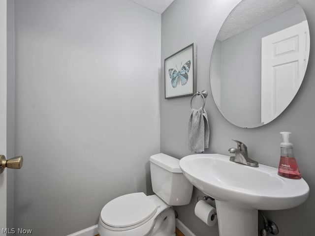 3577 Antony Drive, Broadview Heights, OH 44147