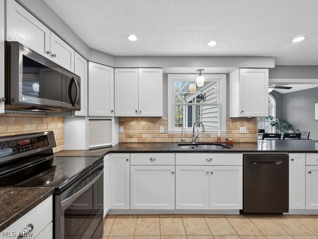 3577 Antony Drive, Broadview Heights, OH 44147