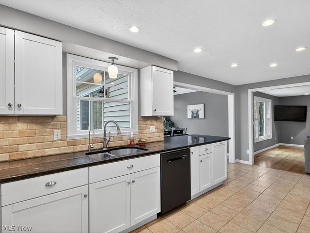 3577 Antony Drive, Broadview Heights, OH 44147