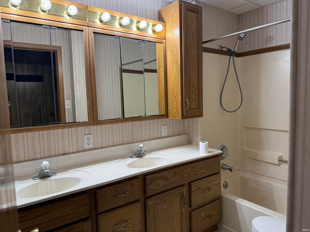 809 N 5th Street, Decatur, IN 46733