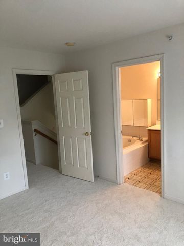 4133 CRESSIDA PL, Woodbridge, VA 22192