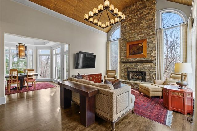 960 Tiverton Lane, Alpharetta, GA 30022