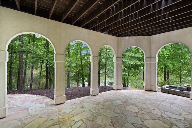 960 Tiverton Lane, Alpharetta, GA 30022