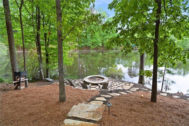 960 Tiverton Lane, Alpharetta, GA 30022