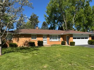 5634 W Hiawatha Lane, Stevensville, MI 49127