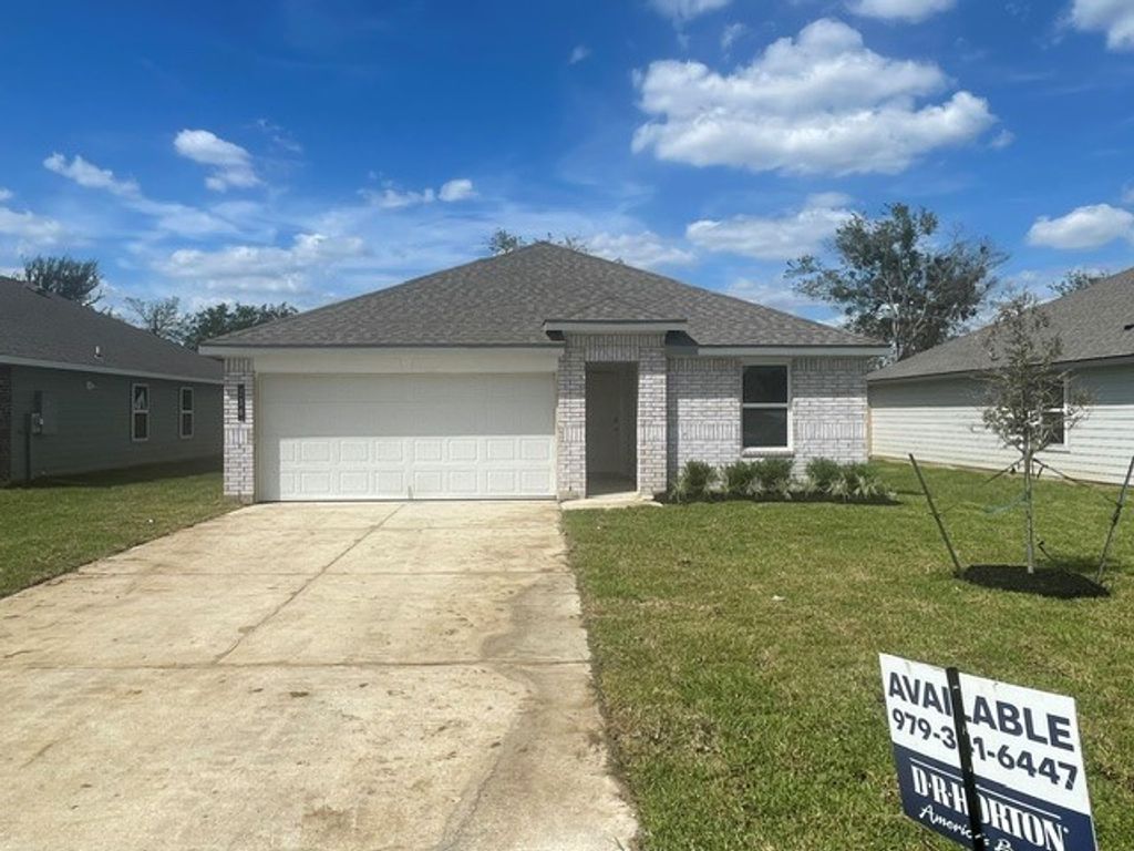 216 Paco Loop, Caldwell, TX 77836 — exterior