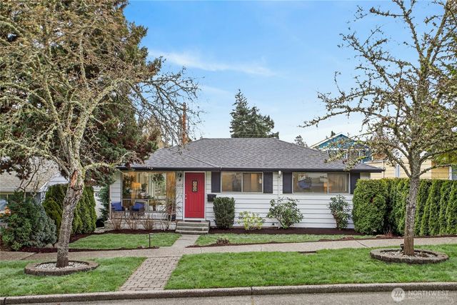 3850 49th Avenue SW, Seattle, WA 98116