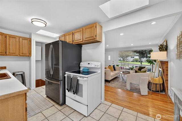 3850 49th Avenue SW, Seattle, WA 98116