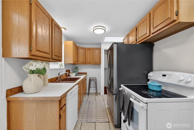 3850 49th Avenue SW, Seattle, WA 98116