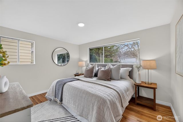 3850 49th Avenue SW, Seattle, WA 98116