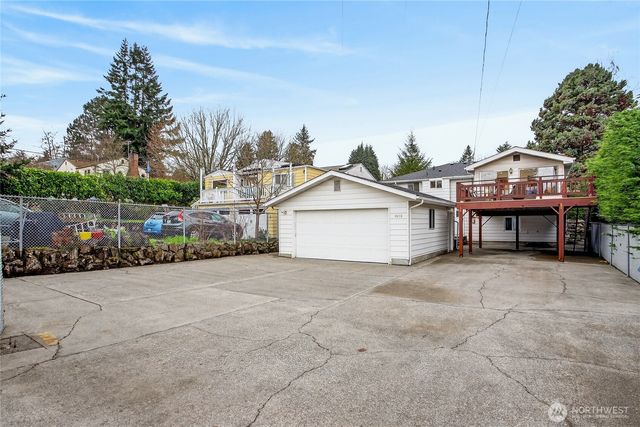 3850 49th Avenue SW, Seattle, WA 98116