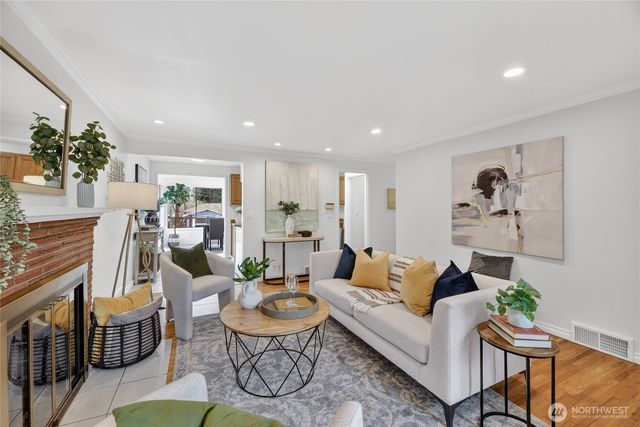 3850 49th Avenue SW, Seattle, WA 98116