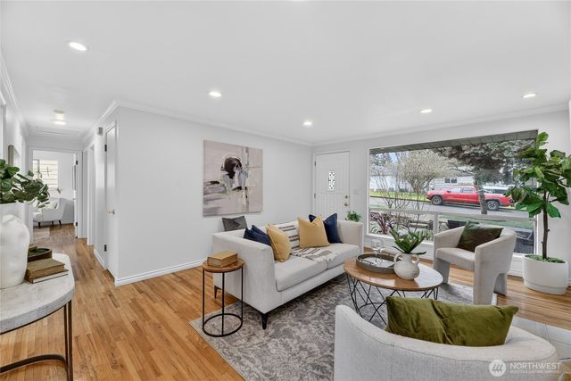 3850 49th Avenue SW, Seattle, WA 98116