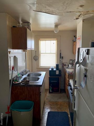 1024 Ossington Avenue, Flint, MI 48507