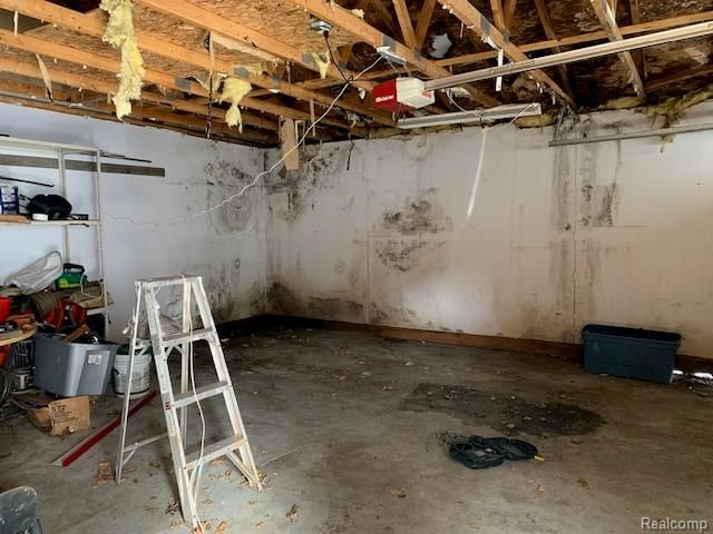 1024 Ossington Avenue, Flint, MI 48507