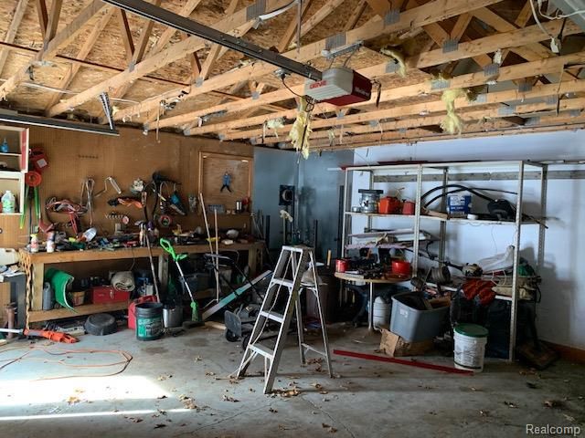 1024 Ossington Avenue, Flint, MI 48507