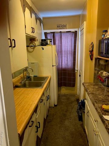 1024 Ossington Avenue, Flint, MI 48507