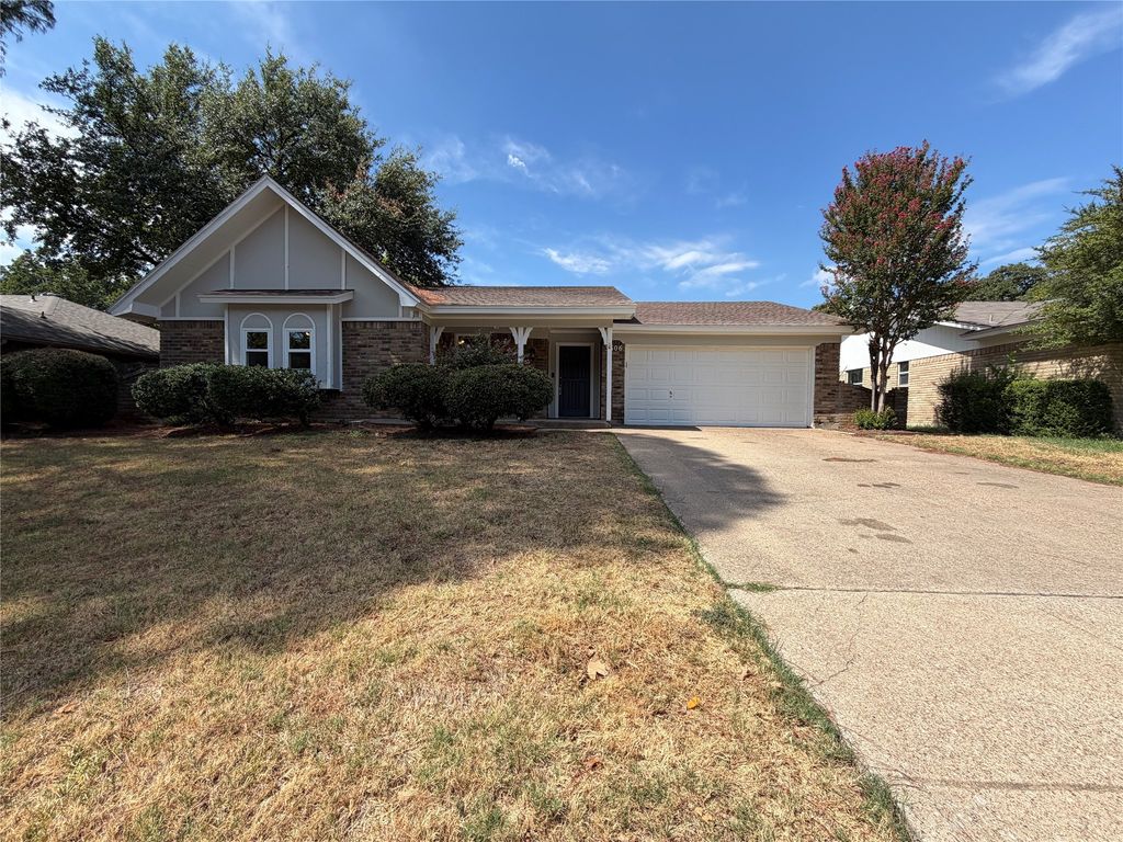 3606 Grissom Drive, Arlington, TX 76016 — exterior